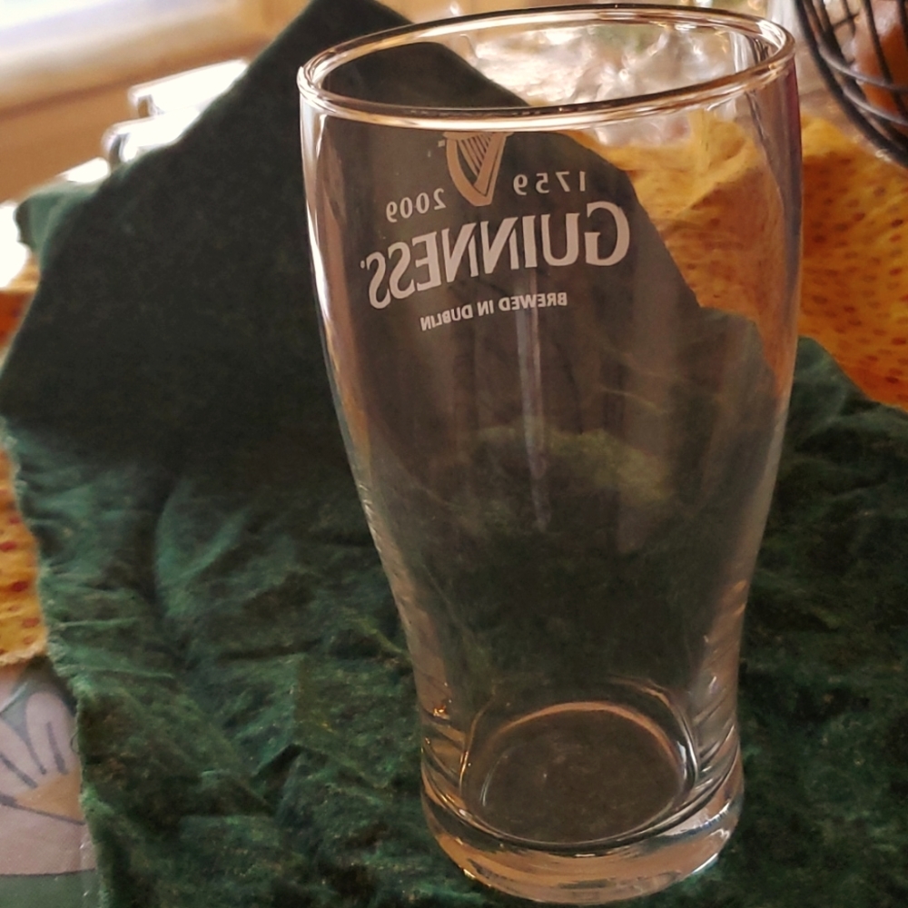 🍺Guinness Collectible Barware Glass (half pint)🍺